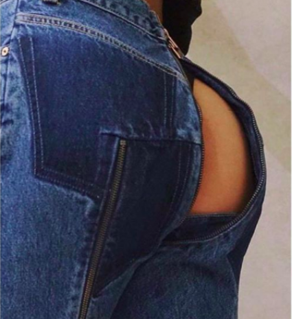Французский бренд представил модель джинсов с молнией на пятой точке
