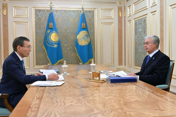 Президент провел встречу с председателем Центральной комиссии референдума