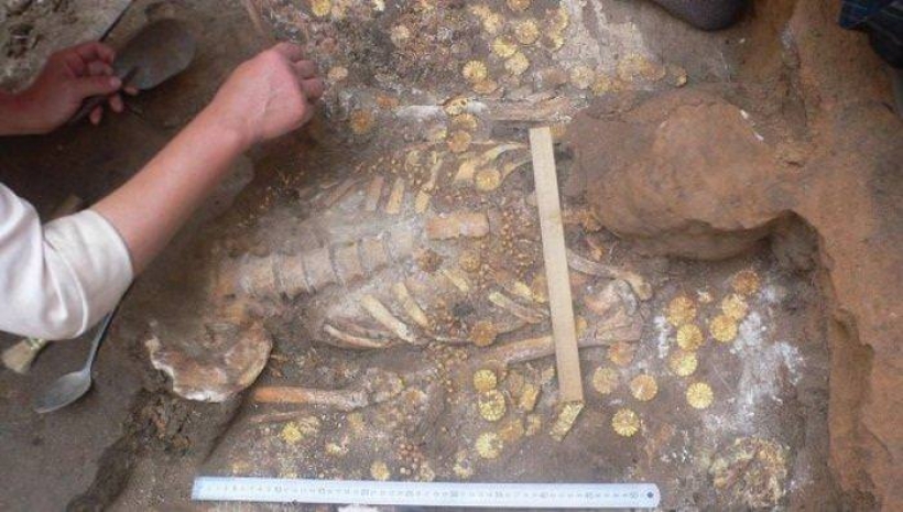 Захоронение древней женщины обнаружили в Атырауской области