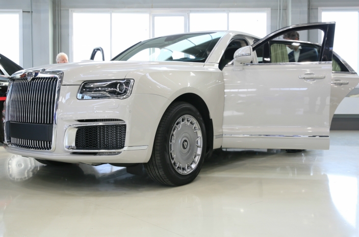 Президент Туркмении решил купить всю линейку автомобилей Aurus