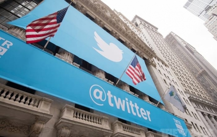 Twitter внедрит собственный поисковик и групповые чаты