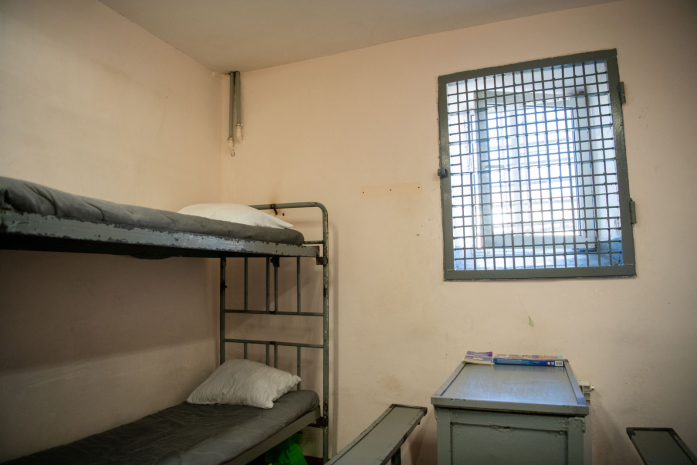 Адвокат пытался пронести деньги арестанту в Алматы