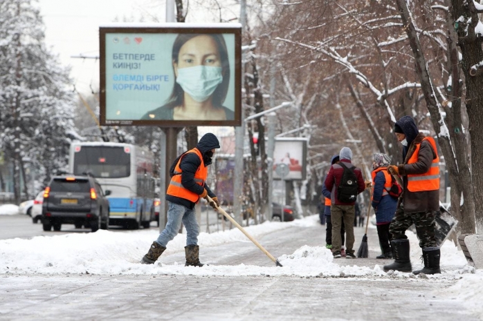 Около 20 сантиметров снега выпало в Алматы