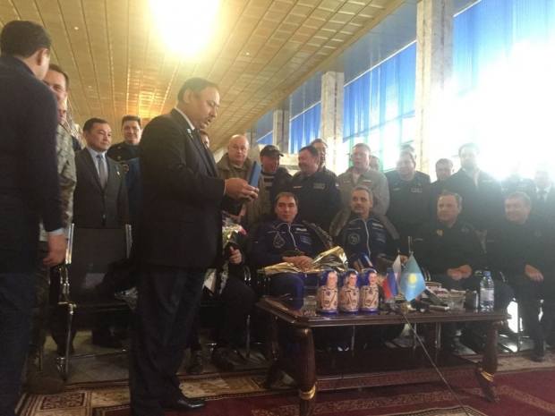 Космонавт Волков награжден орденом «Достық»