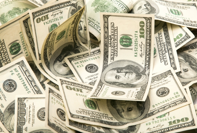 Казахстанец пытался нелегально провезти в Китай более 34 тысяч долларов