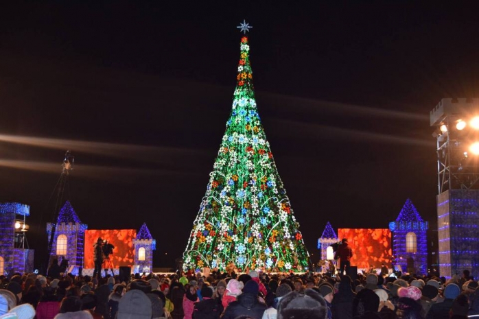 Главную елку Казахстана президент зажег в Астане (ФОТО, ВИДЕО)