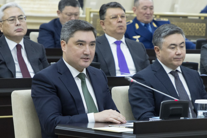 Законопроекты вносятся в мажилис с опозданием – Бектенов