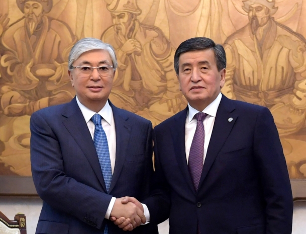 Жээнбеков поздравил Токаева с годовщиной президентства