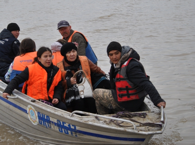 Как в регионах Казахстана продолжают бороться с паводками. ФОТО