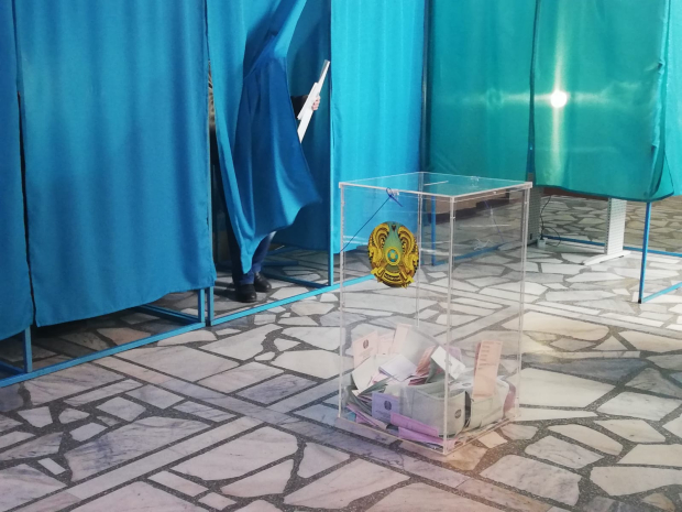 МИД озвучил явку казахстанцев на зарубежных участках