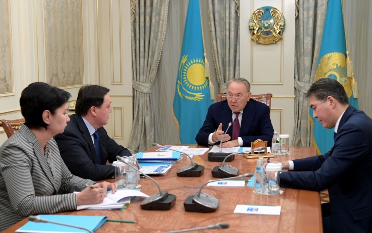 Малоимущие должны получать помощь уже с 1 апреля 2019 года – Назарбаев