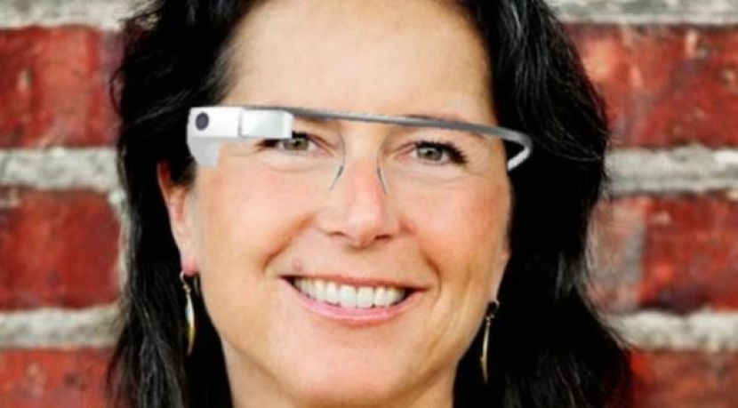 У Google Glass появился модный руководитель