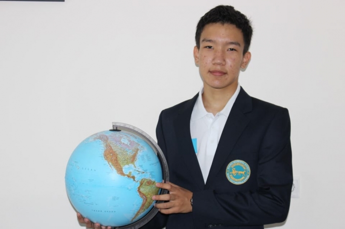 Казахстанский школьник будет учиться в NASA