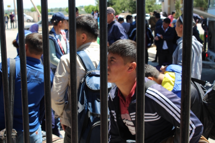 Работа или рабство — истории трудовых мигрантов в КазахстанеЭксклюзив