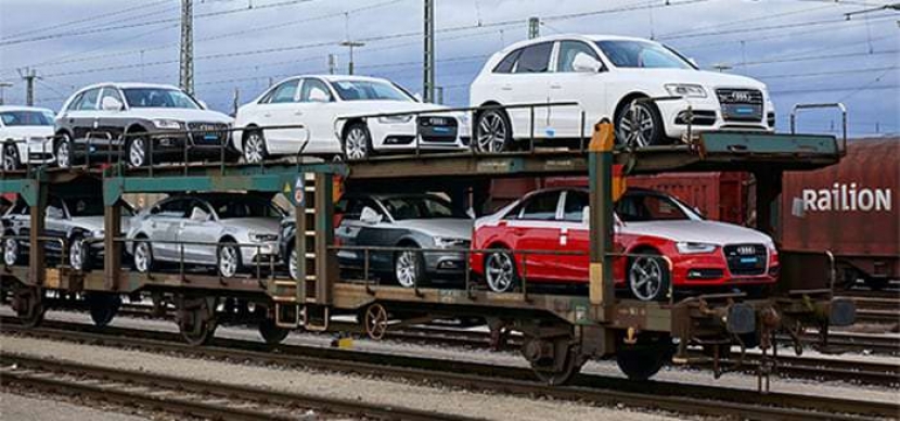 Chrysler и Audi обвинили в завышении цен на автомобили