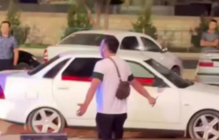 Мужчина пытался зарезать жену на глазах у людей в Мангистау