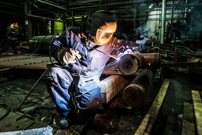 Приостанавливать предприятия при опасных условиях труда предлагает Жакупова