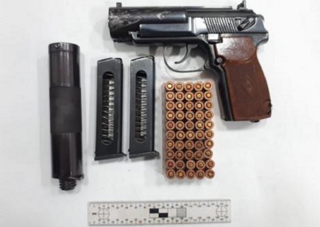 Продавцов оружия задержали сотрудники КНБ в Алматы