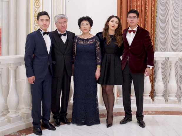 Экс-министр Арыстанбек Мухамедиулы осужден на 11 лет