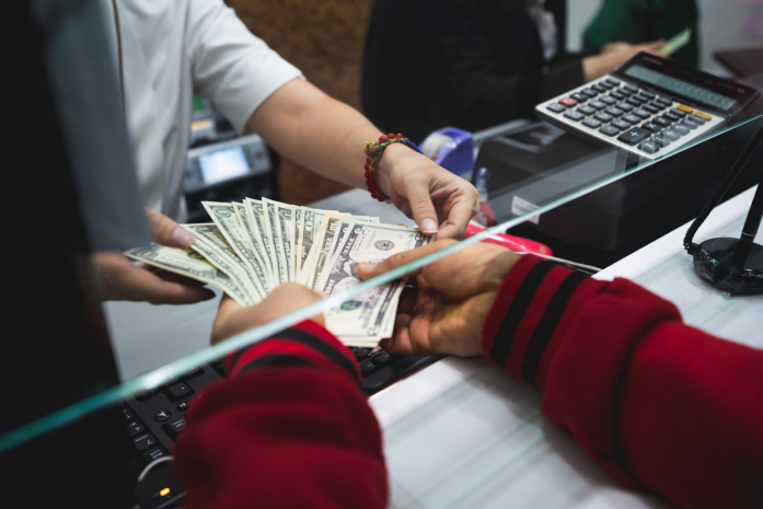 Курс доллара вырос в Казахстане