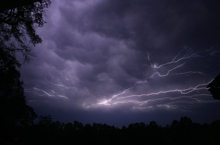 Четыре зимние грозы зафиксировали синоптики в Алматы с 1976 года