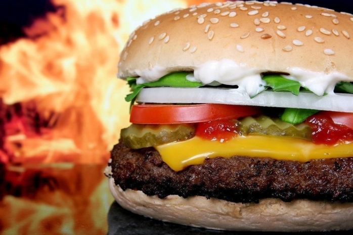 Названы разрушающие кишечник продукты