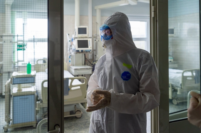 Более 100 казахстанцев заразились за сутки COVID-19