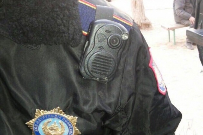 Полицейские изучили видео «В Кызылорде полицейский своим телом остановил автобус» (ВИДЕО)