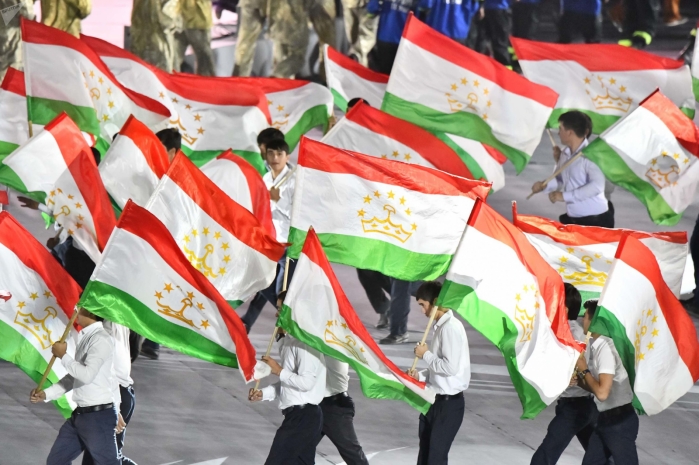 День флага в Таджикистане, дружбы в США и день моржа в России