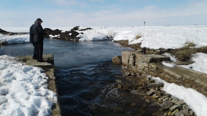 В СКО снизили уровень воды в озере Большой Тарангул