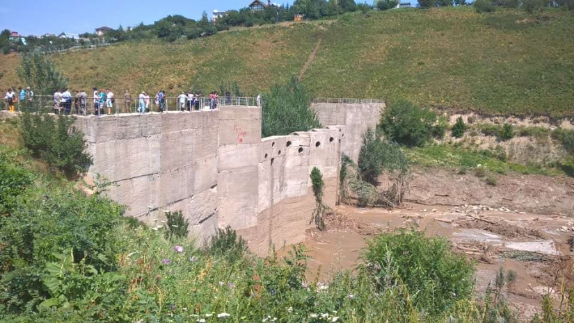 Б. Байбек: Алматы поделят на три зоны возможных ЧС