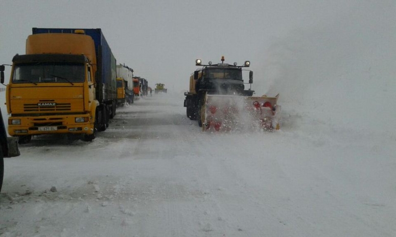 Из снежных заносов в Карагандинской области эвакуировали 107 человек