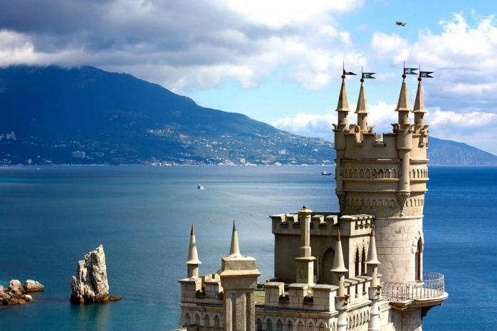 День Республики Крым и образование Республики Дагестан