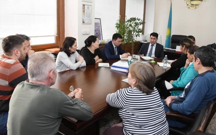 Исключенные из хоккейного клуба дети продолжат тренировки — акимат Алматы