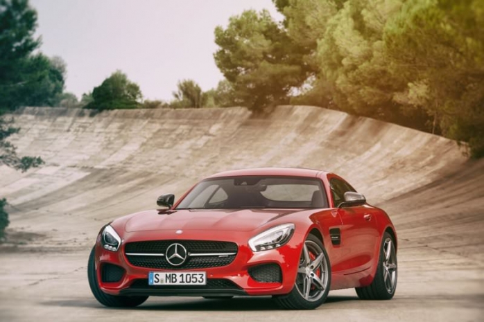 Mercedes-Benz официально представил спорткар AMG GT