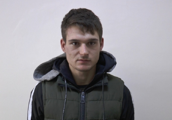 Мужчина крал госномера и требовал за них выкуп в Алматы