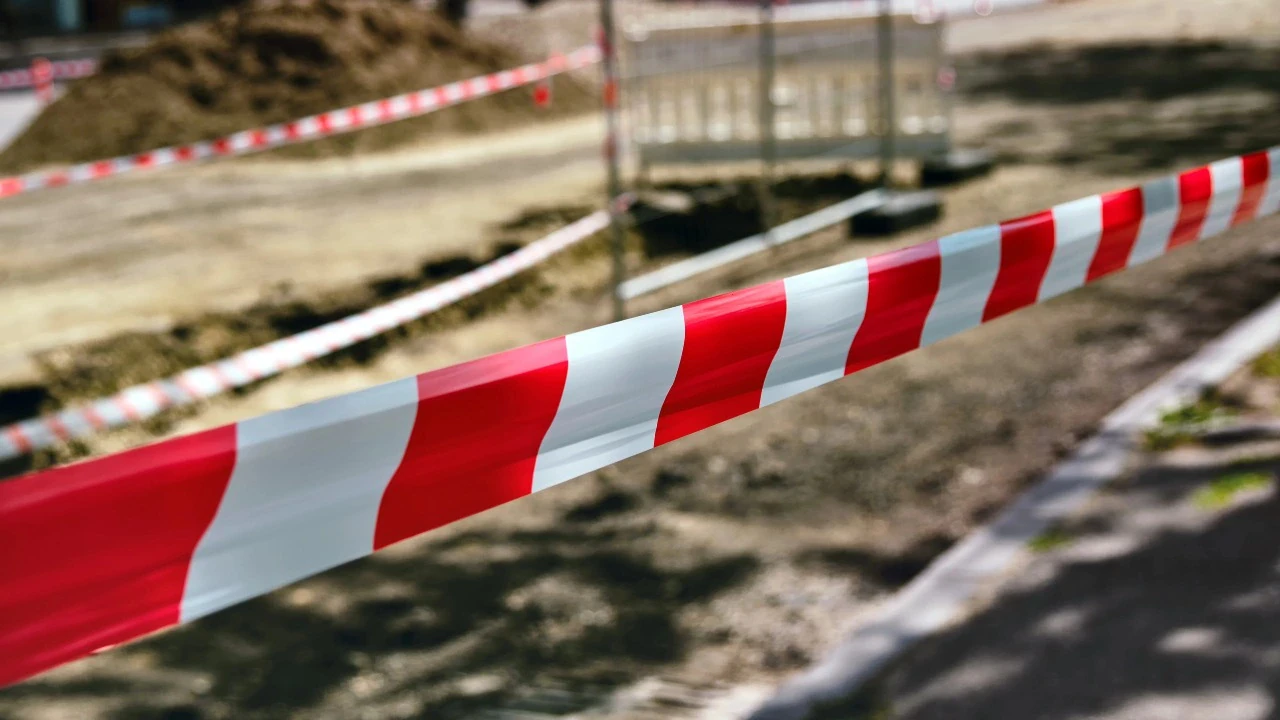 Движение временно ограничат на одной из улиц в Самале-2 в Алматы