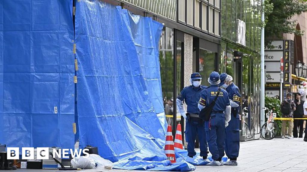 Токиодағы сауда орталығындағы өткір иістен 19 адам ауруханаға жатқызылды