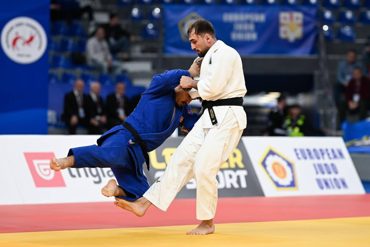 Зелим Коцоев вышел в четвертьфинал ЧЕ по дзюдо