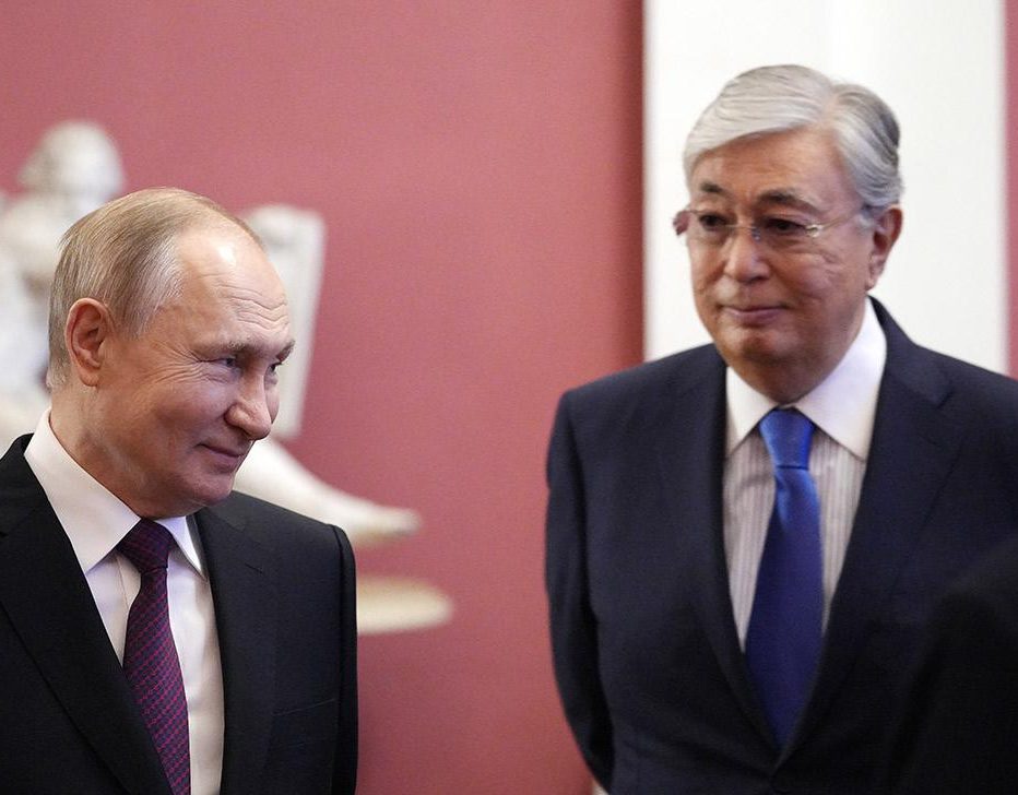 Россия подарила Казахстану тигров перед визитом Путина в Астану