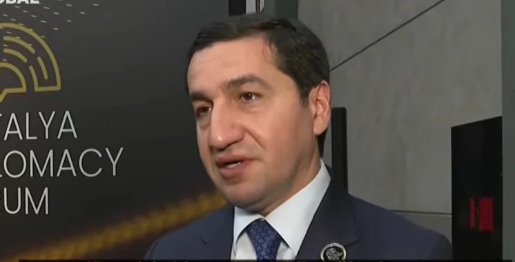 Хикмет Гаджиев назвал условие подписания мирного договора с Арменией