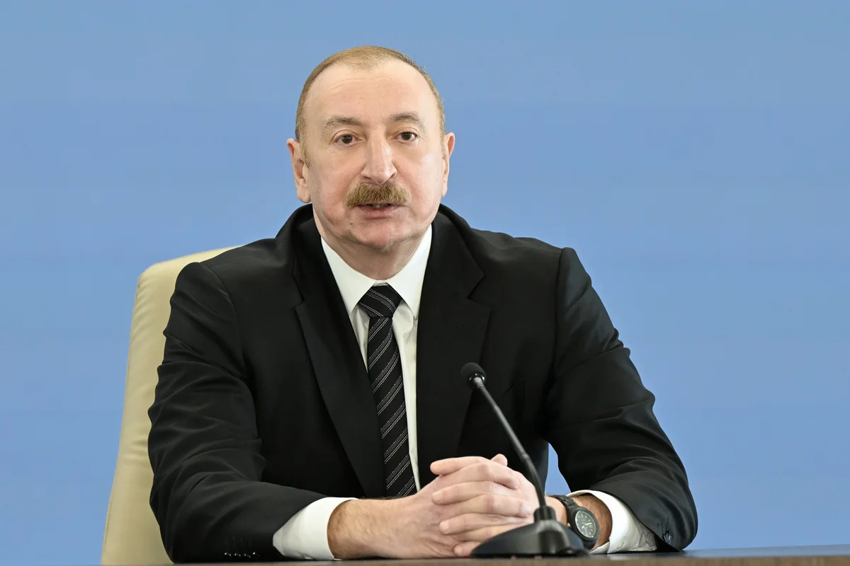Президент Азербайджана: Сегодня мы вкладываем крупные средства в развитие коридора "Восток-Запад"