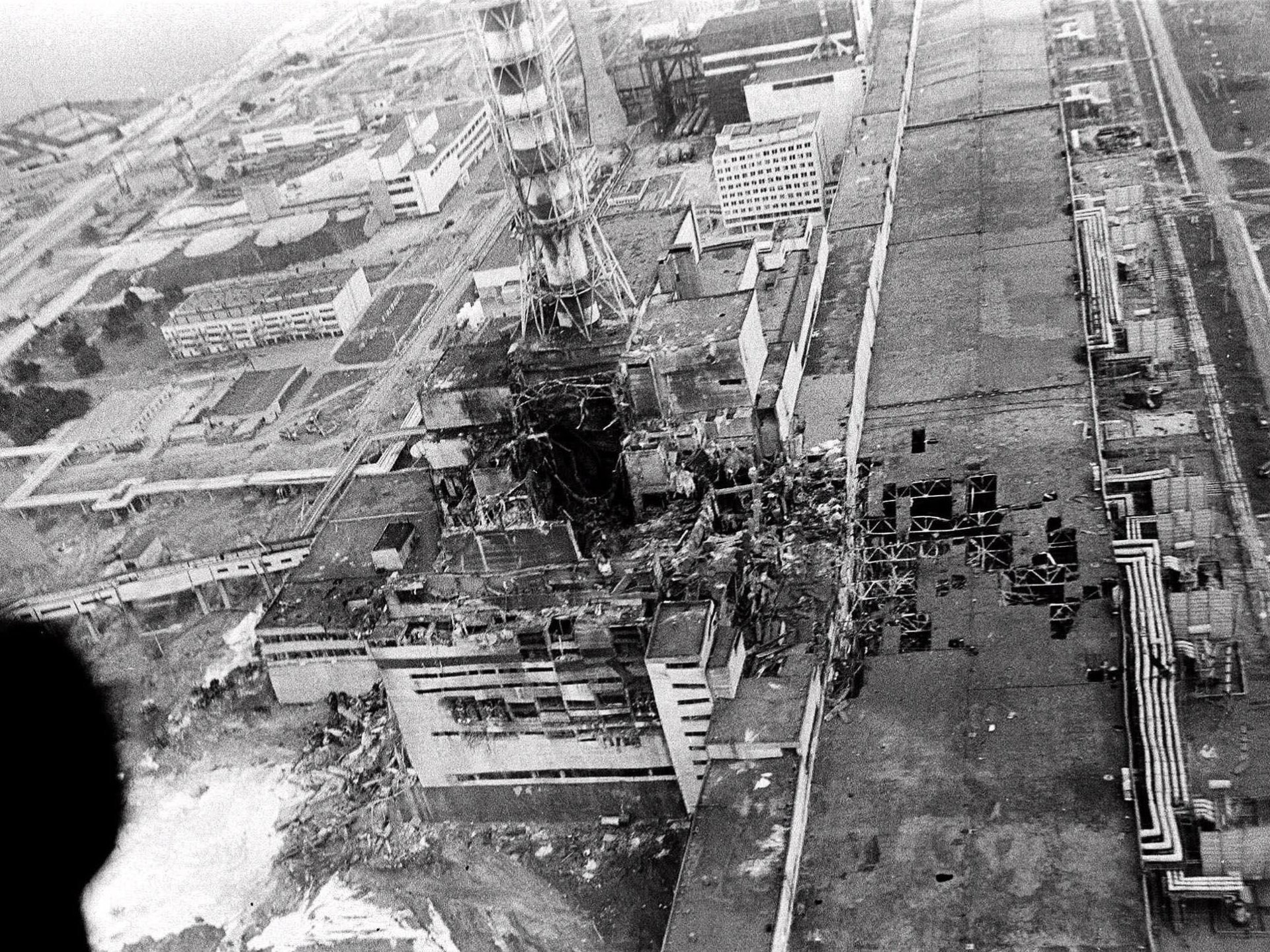 40 лет после Чернобыля: жизнь среди радиации и дронов