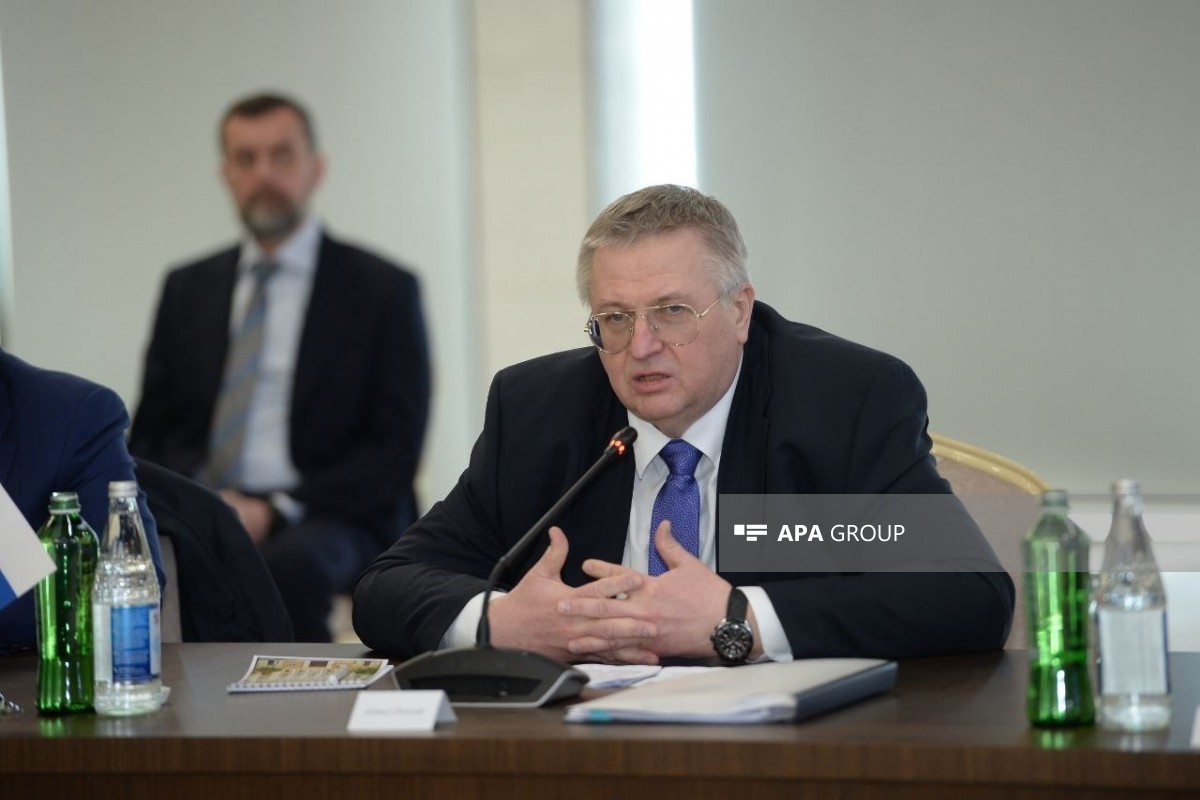 Оверчук поблагодарил Азербайджан за помощь в эвакуации россиян из Ирана