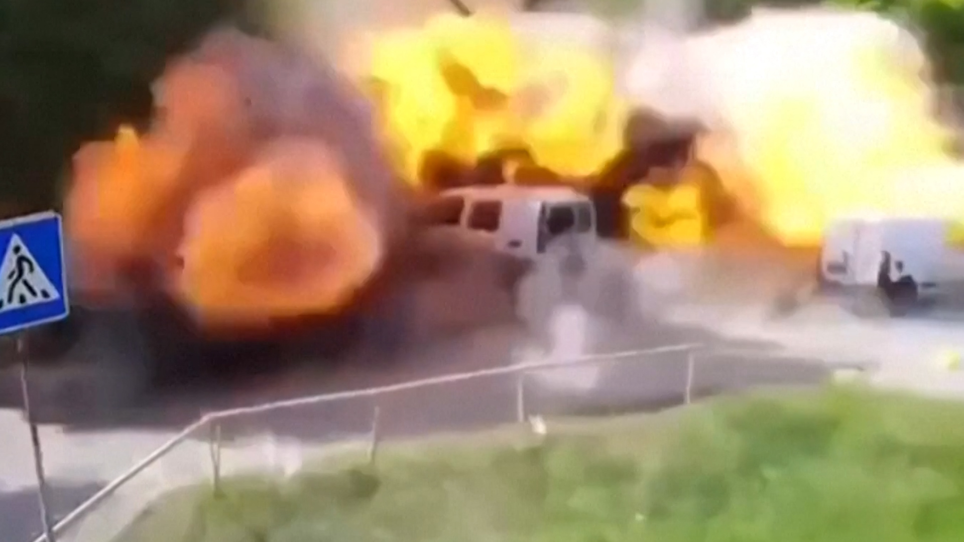 Видео атаки РФ в Запорожье: новые кадры шокируют мир