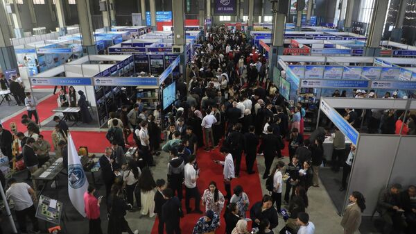 Образовательная выставка в Самарканде собрала вузы и учебные центры из 10 стран