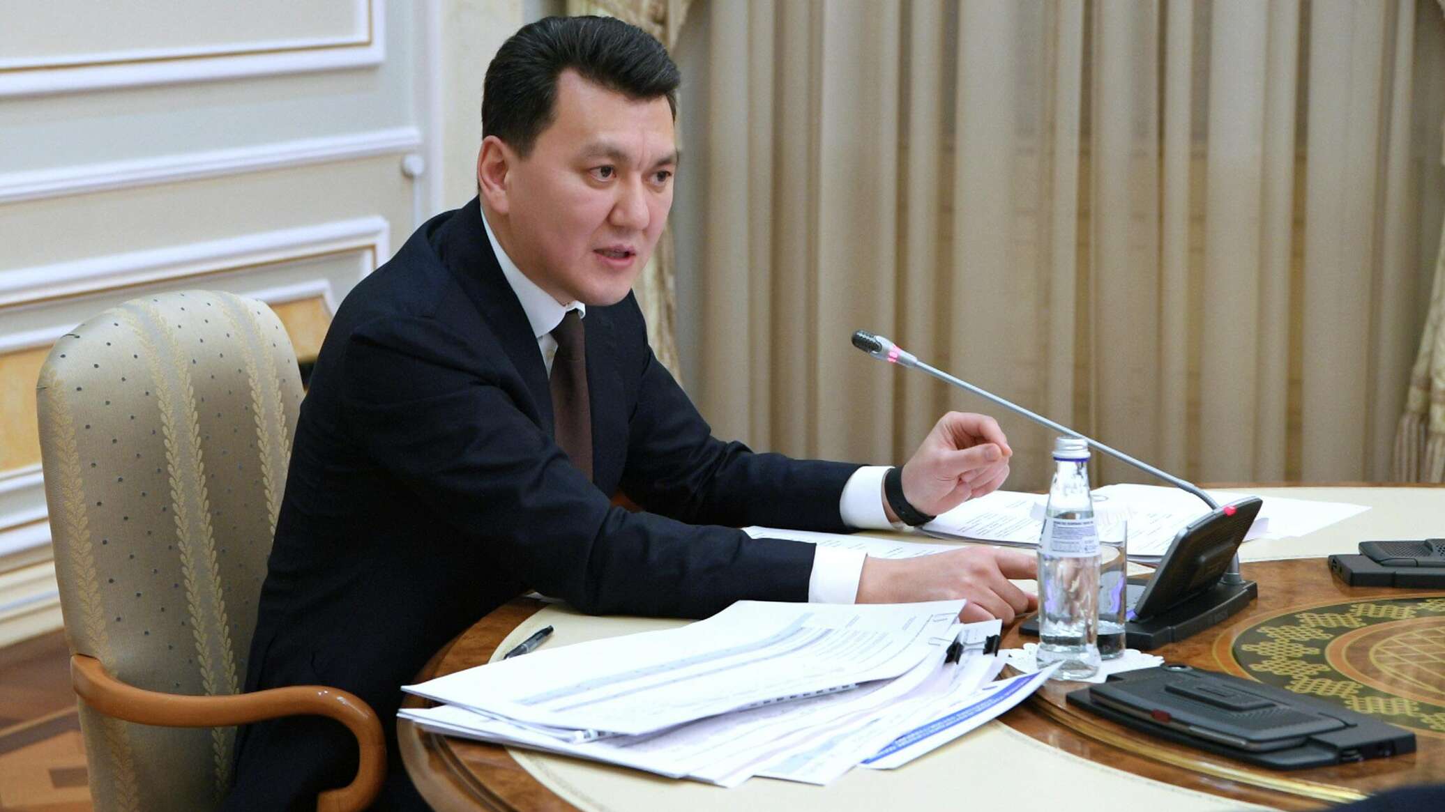 Қарин Құрылтай депутаттығына кандидаттар туралы пікір білдірді