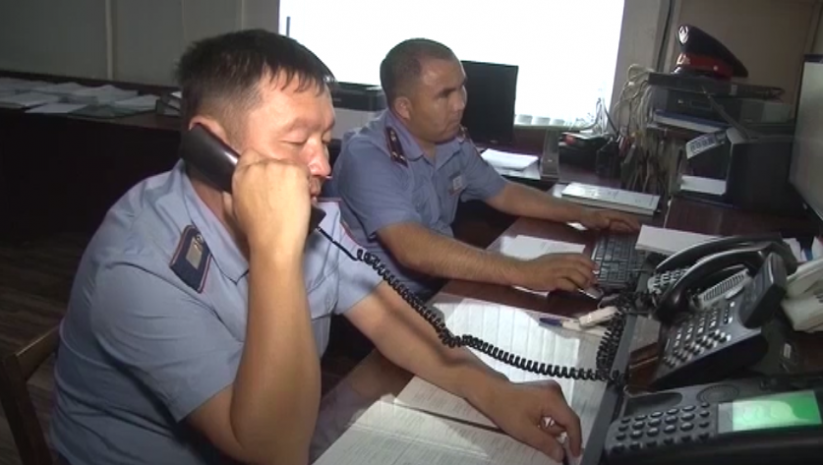 Ни разу не ходившую в школу 11-летнюю девочку обнаружили полицейские Алматы