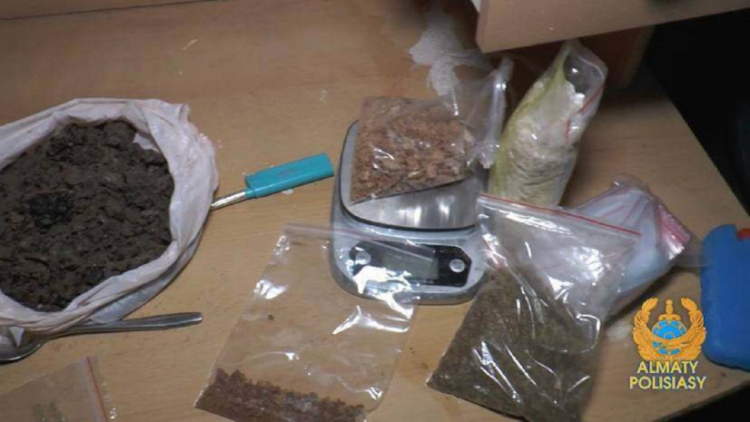 Сырье на 150 миллионов тенге изъято в нарколаборатории в Алматы