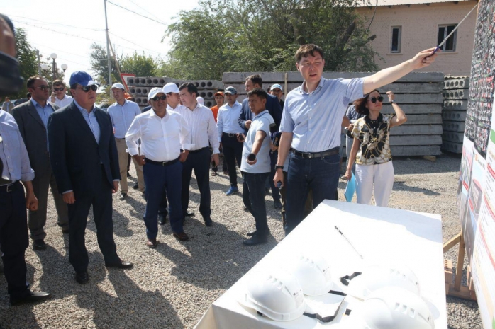 Мамин: Более 90% строительных работ в Арыси завершены